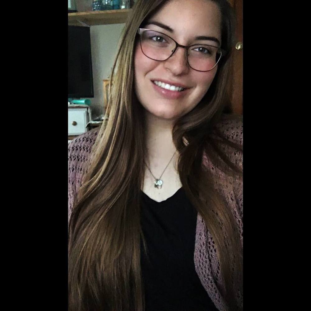 Meet your Posher, Alicia